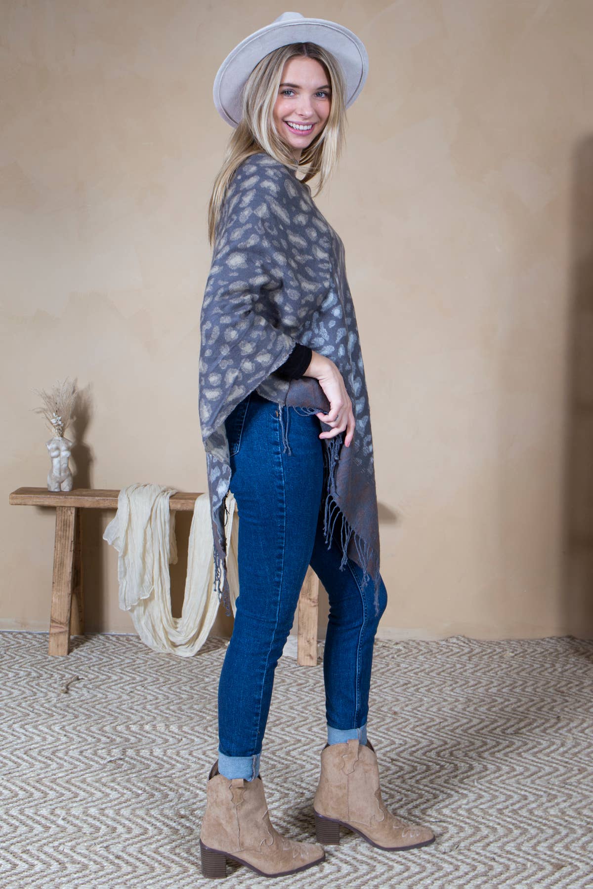 Loven x Mini Momo - Wholesale Mommy & Me Sets - Mommy and Me Matching Cape Blanket Poncho - Leopard8