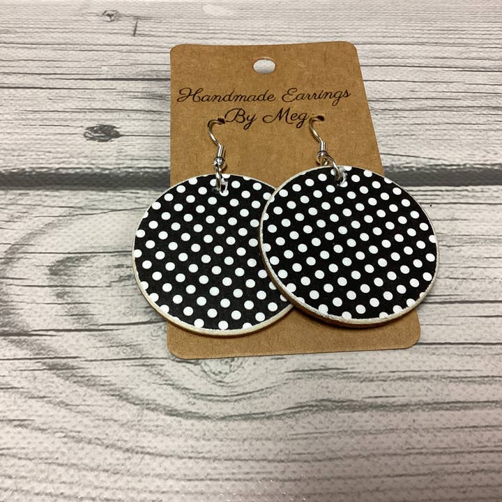 Små Polkadots sort og hvid 1,5 tommer for engroshandel hos Handmade Earrings By Meg