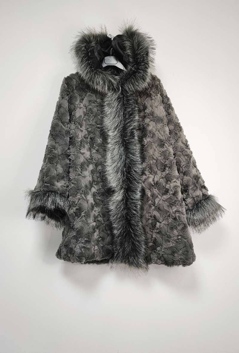 Pomelo paris – Casaco de pele/imitação de pele - Mulher por atacado – Casaco de pele sintética com capuz GLOBUL2