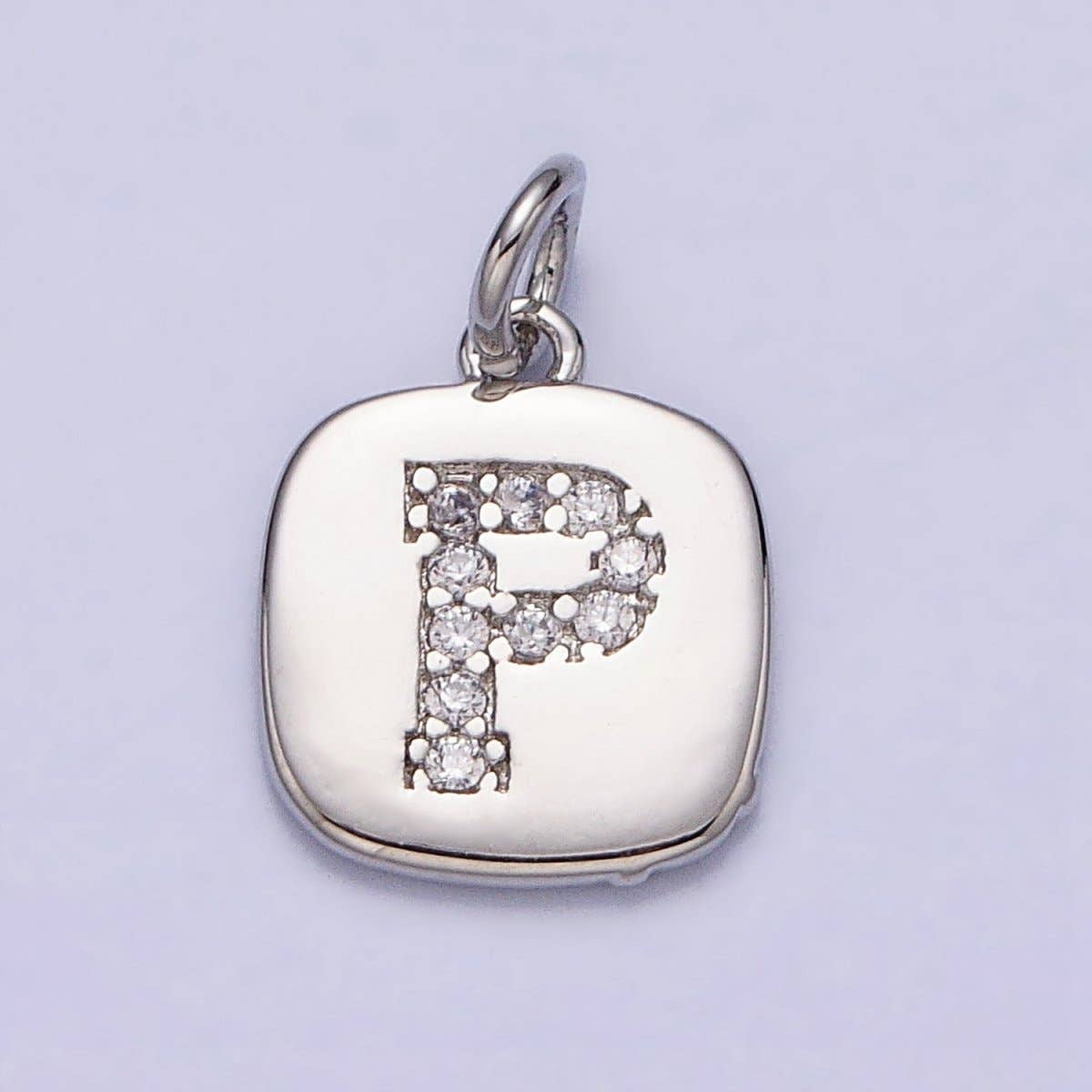 Aim Eternal - Vente Breloques/médailles personnalisées - Pendentif personnalisé avec initiale en pavé micro CZ carré argenté clair | A-266-A-27815