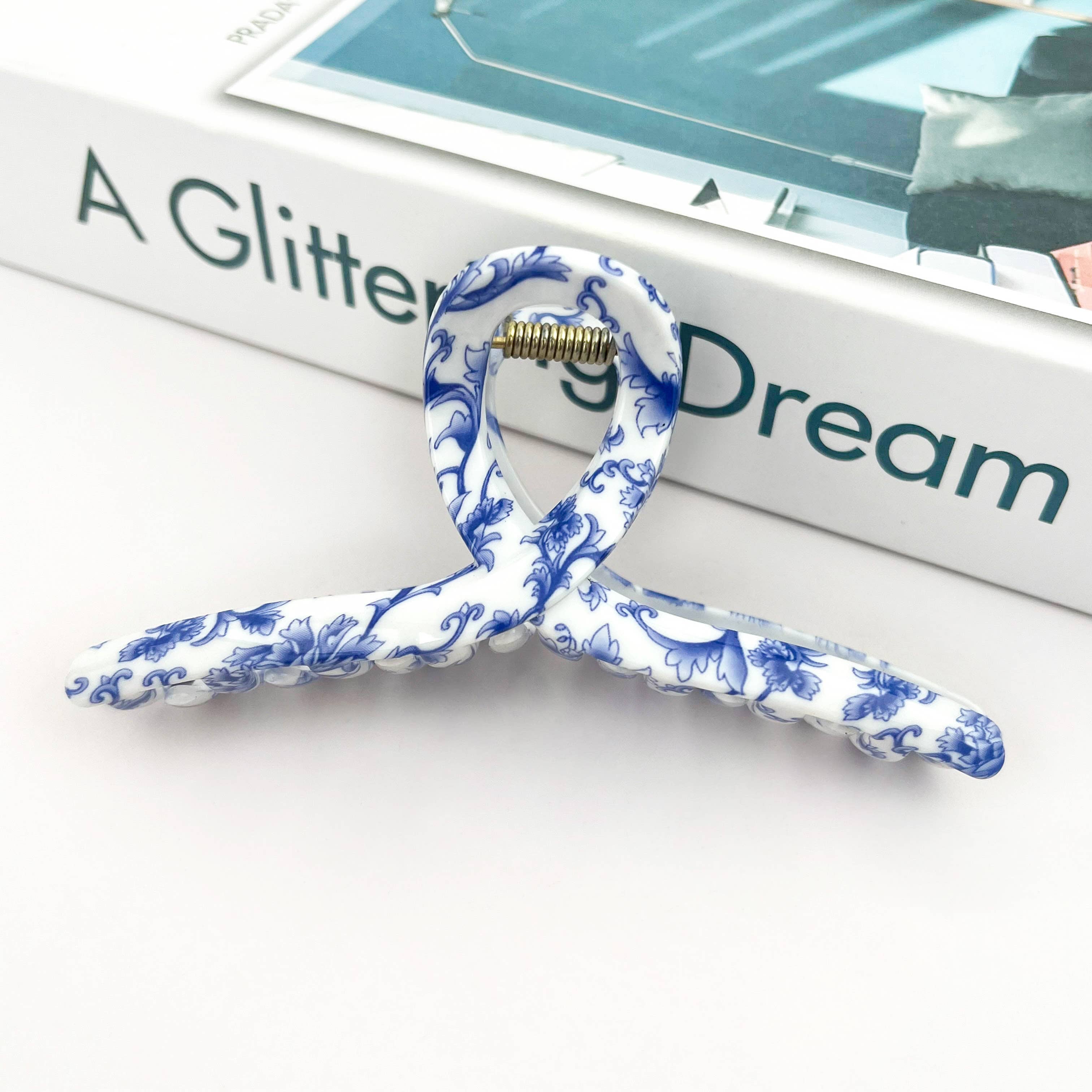 SoapElenGlen - Wholesale Hair Clip - Women's - Blue and White Porcelain Textured Claw Clip3