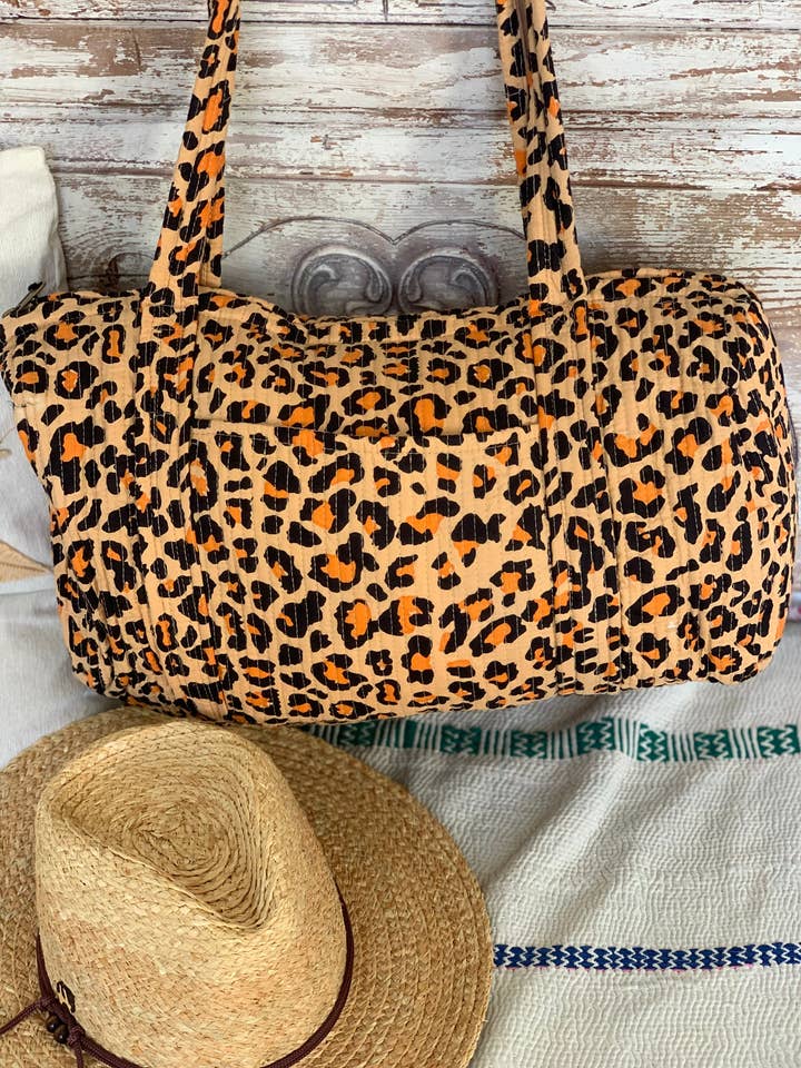 Ugens slut quiltet supertaske leopard for engroshandel hos Aurobelle Ibiza