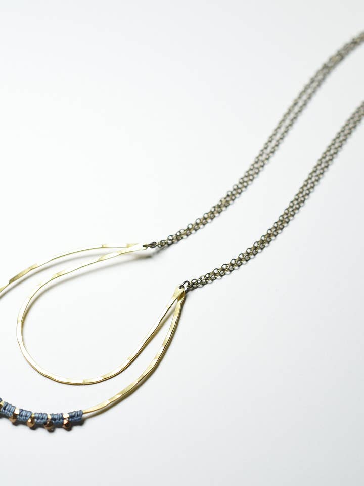 Collana Celeste per la vendita all'ingrosso da parte di AMiRA jewelry