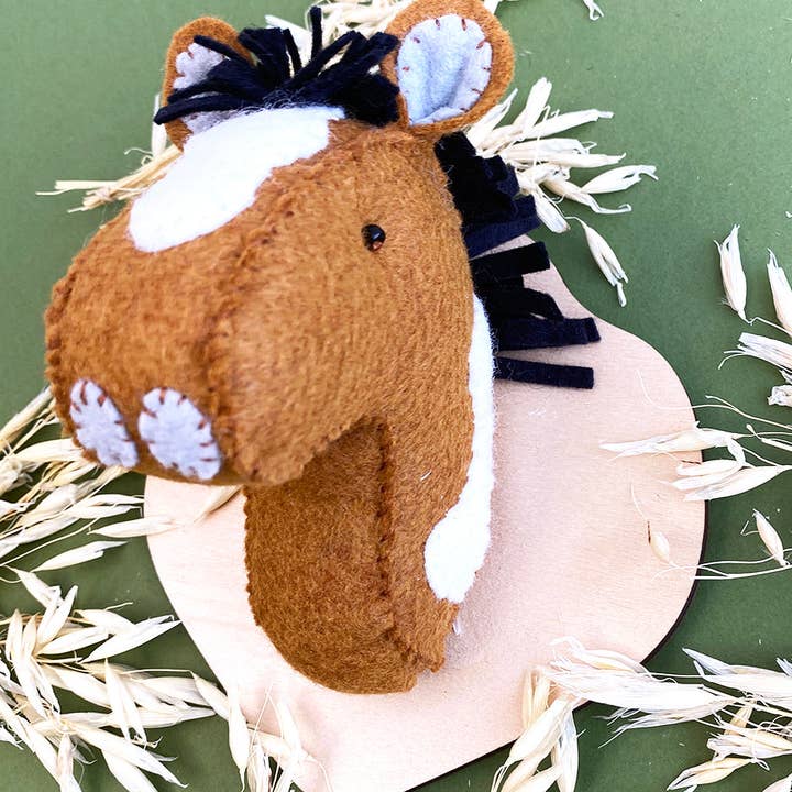 Jennifer Heynen Creative Co. - Wholesale Craft Sewing Kit - American Paint Horse Faux Taxidermy Felt Sewing Kit