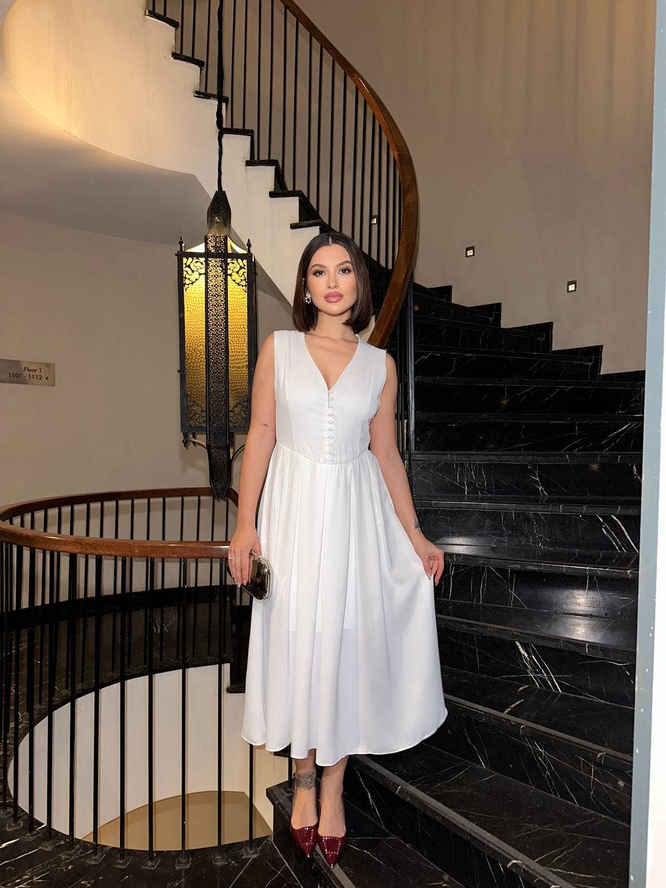 Standpoint Top - Wholesale Dress - Women's - The Bordeaux V-Neck Midi Dress – Vintage Allure – 116212