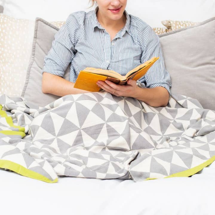 Darzzi - Wholesale Throw Blanket - WindFarm Cotton Knit Throw Blanket1