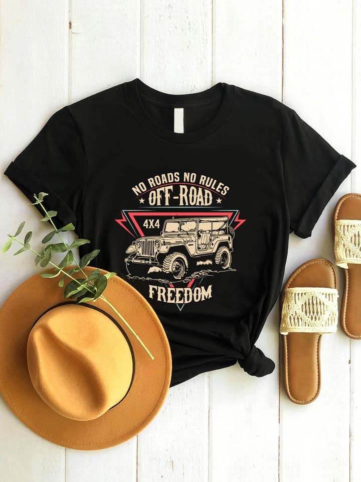 T-shirt illustré - No roads No rules off road/freedom pour la vente par PINK NABI