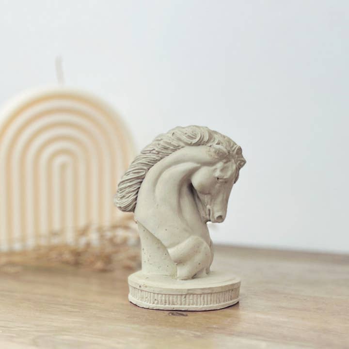 Eli and Things - Vente Sculpture - Sculpture Buste de Cheval en Béton - Cadeau pour Amoureux des Chevaux1