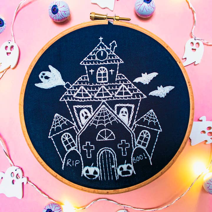 Haunted House Halloween-Stickset, leuchtet im Dunkeln für den Großhandel von Pixels & Purls