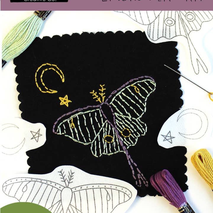 Luna Moth Stick och Stitch broderi Kit för wholesale av Jennifer Heynen Creative Co.