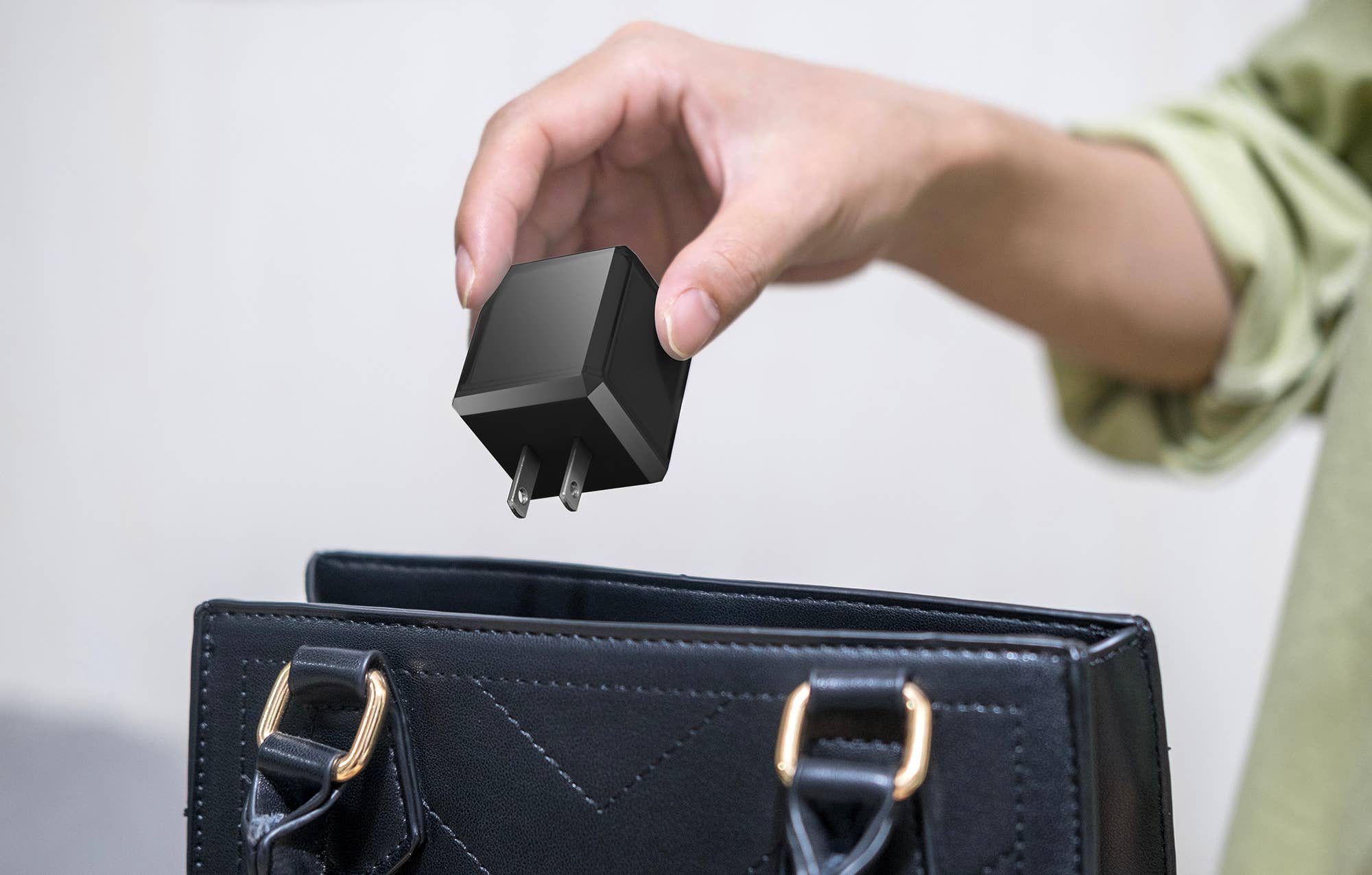 LAX Gadgets - Vente Chargeurs portables - Chargeur mural rapide USB 20 W, design cubique, emballage de vente au détail3