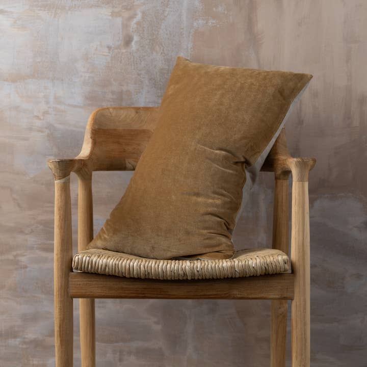 Saardé - Wholesale Lumbar Pillow - Linen/Velvet Lumbar Pillow | Nutmeg