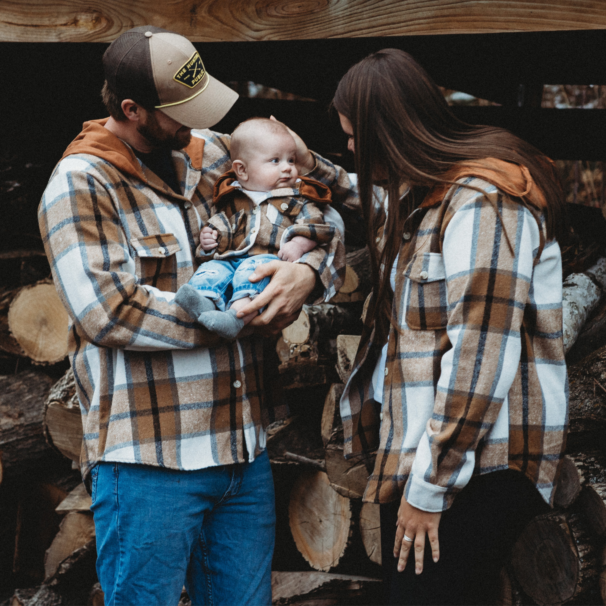 HAHA MAMA Clothing – wholesale Mommy & me-set – Brun & Grå Flanelljacka med huva Mor och Son - Unisex2