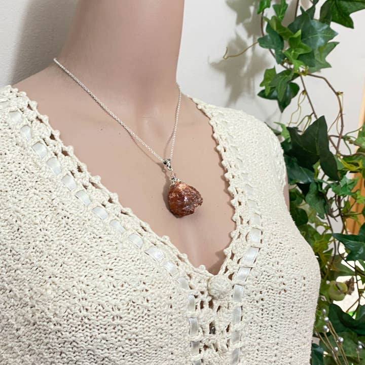 Glorious Healing Crystals – wholesale Hänge-/berlockhalsband – Raw Röd Calcite halsband7