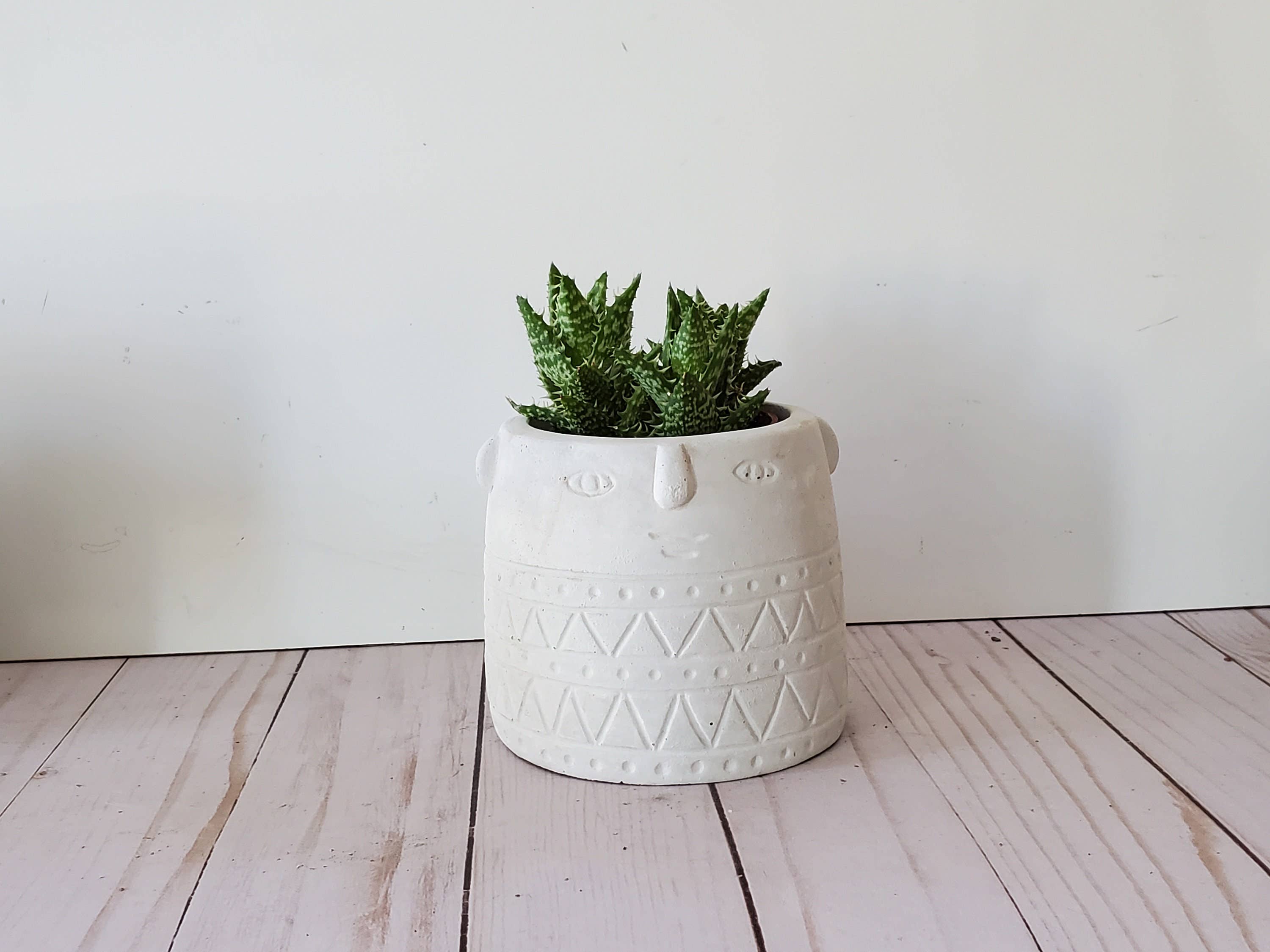 House Americana - Wholesale Plant Pot - Aztec Planter Pot With Drainage3