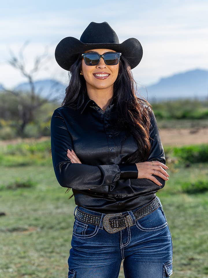 Svart Satin Pullover med Knappstängning i Låg Stretch Medium Vikt för wholesale av Cowgirl Tuff Co. / B. Tuff Jeans