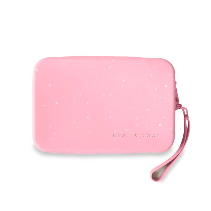 Pochette en silicone pour poignet pour la vente par Ryan & Rose