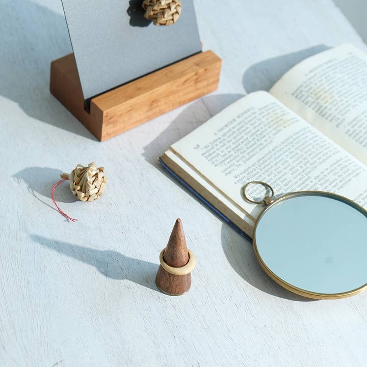 shesay - Wholesale Jewelry Box/Organizer - Acacia Brass Ring Cone – Minimal Display & Storage12