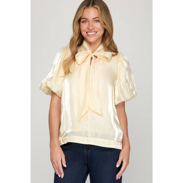 TOP DE MANGAS ABULLONADAS CON LAZO TEJIDO para venta al por mayor de STYLE USA