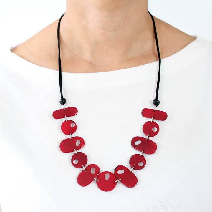 Tagua Halsband cirklar & ovaler mocka sladd handgjorda Fairtrade för wholesale av Muichic Natural Jewelry