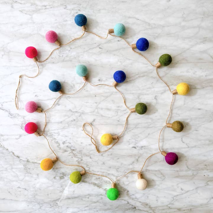 Ganapati - Wholesale Bunting/Garland - Felt Color Ball Lightbulb Garland