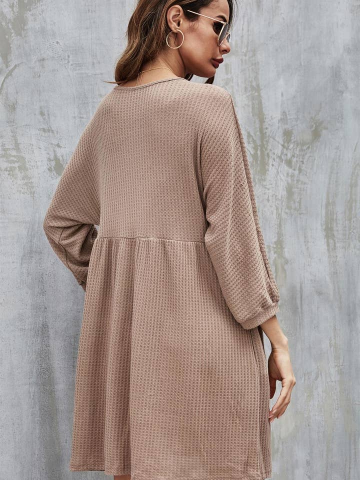 FS Collection - Wholesale Jurk - Dames - Mini-jurk met knopen aan de voorkant in beige