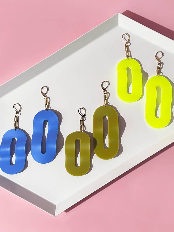 Mismatched Length Wavy Oval Chain Earrings | Gold or Silver for wholesale by Combinist Goods