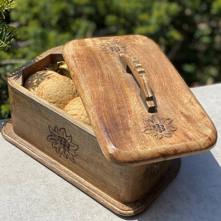 Edelweiss rectangular box for wholesale by LES SCULPTEURS DU LAC