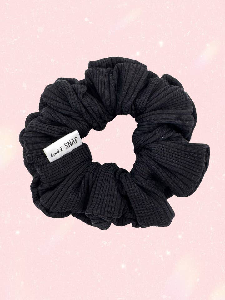 Geripptes Schwarz // Haargummis für den Großhandel von Bend & Snap