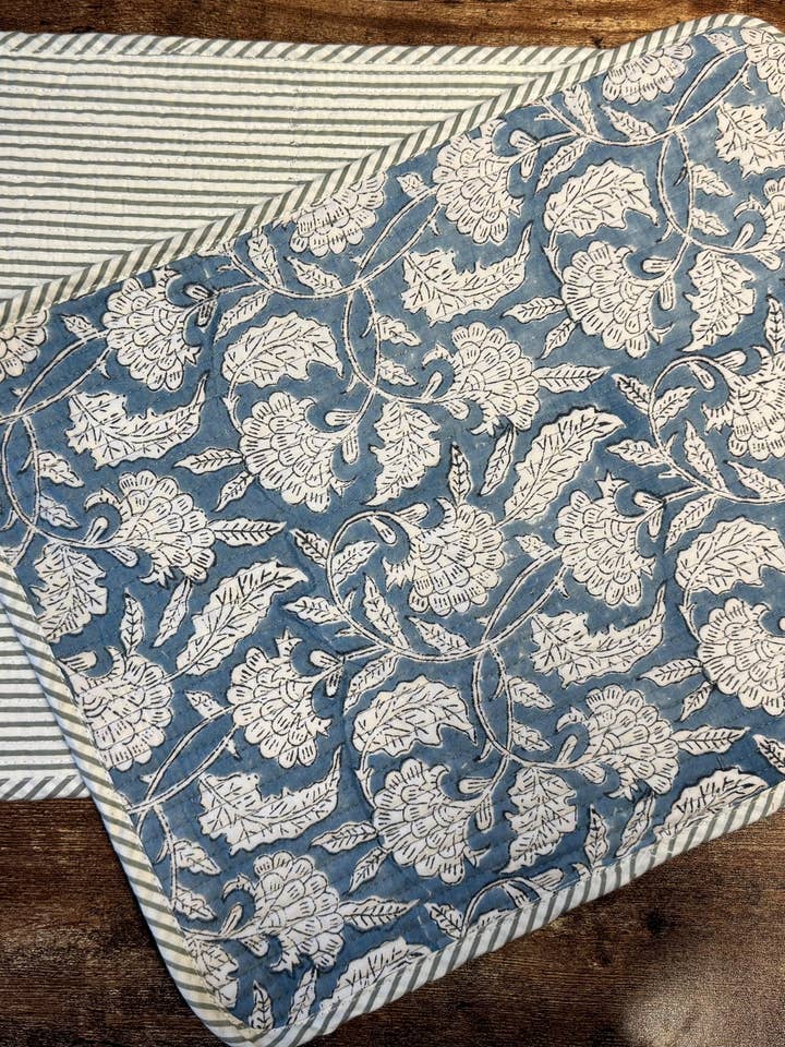 Ensemble de tapis de table réversible en coton (lot de 6)
pour la vente par Essential Designs London