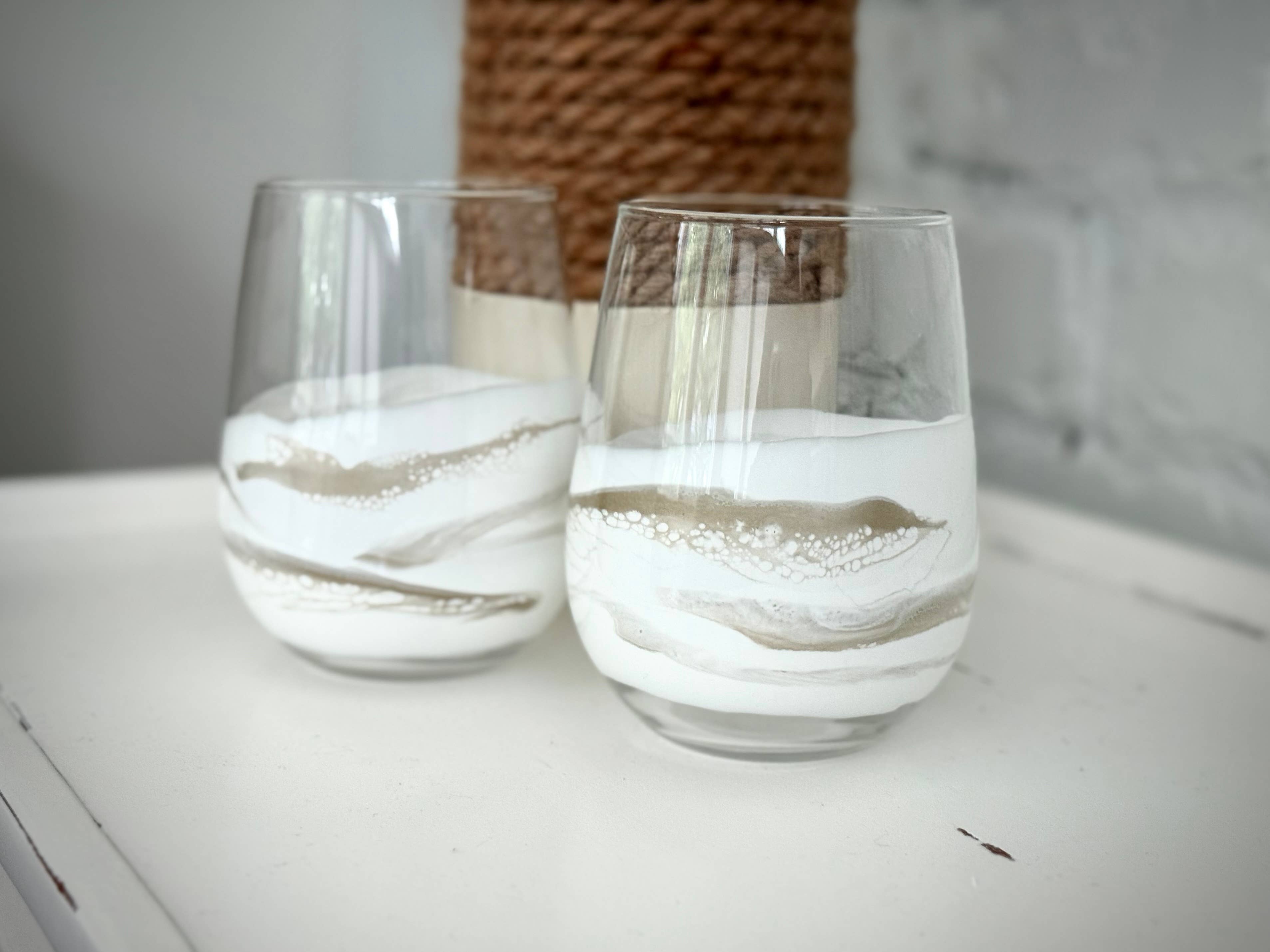 Artful Nests - Wholesale Wine Glass - Stemless Wine Glass with White and Gold Resin 1