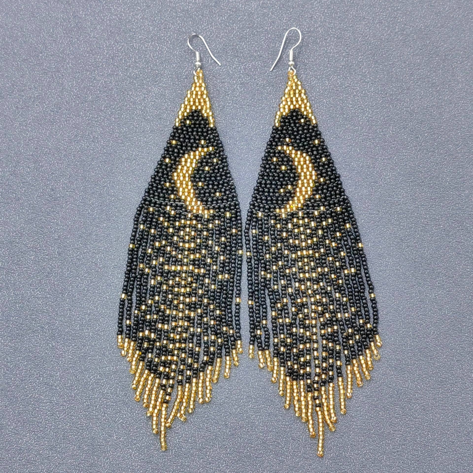 Mio Queena - Wholesale Kwastjesoorbellen - Ster- en maanthema oorbellen met zaadkralen en kwast - SB/MS0