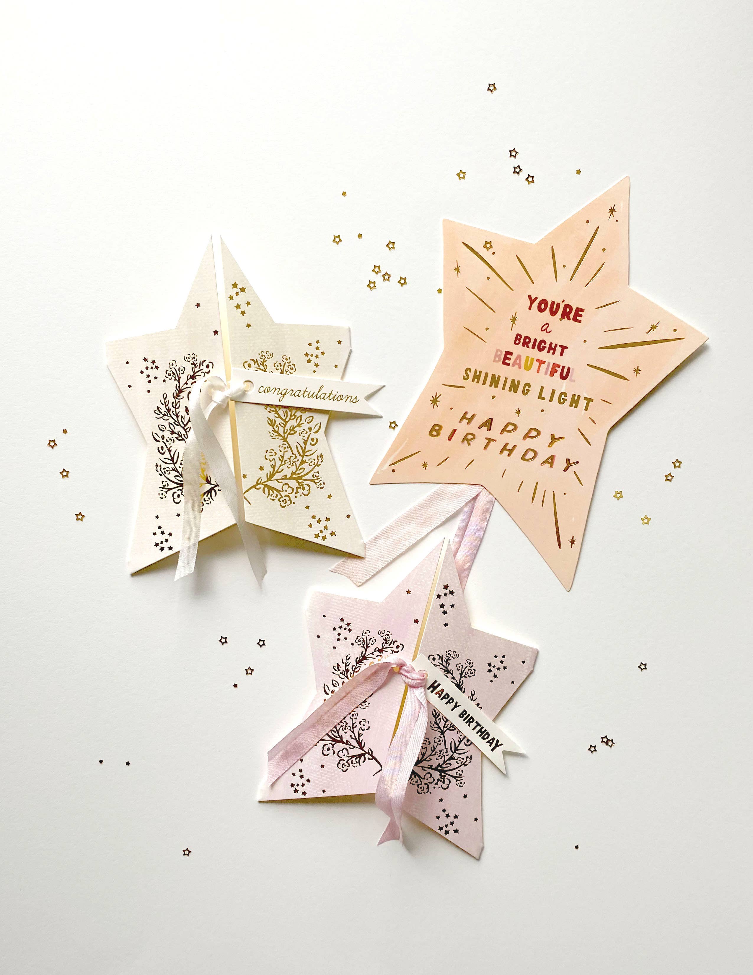 The First Snow – Großhandel Geburtstagskarten – Grußkarte „Happy Birthday“, Fliederfarbener Goldstern2