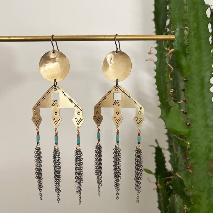 Kreisohrringe aus Messing mit Anhängern für den Großhandel von LUNASOL