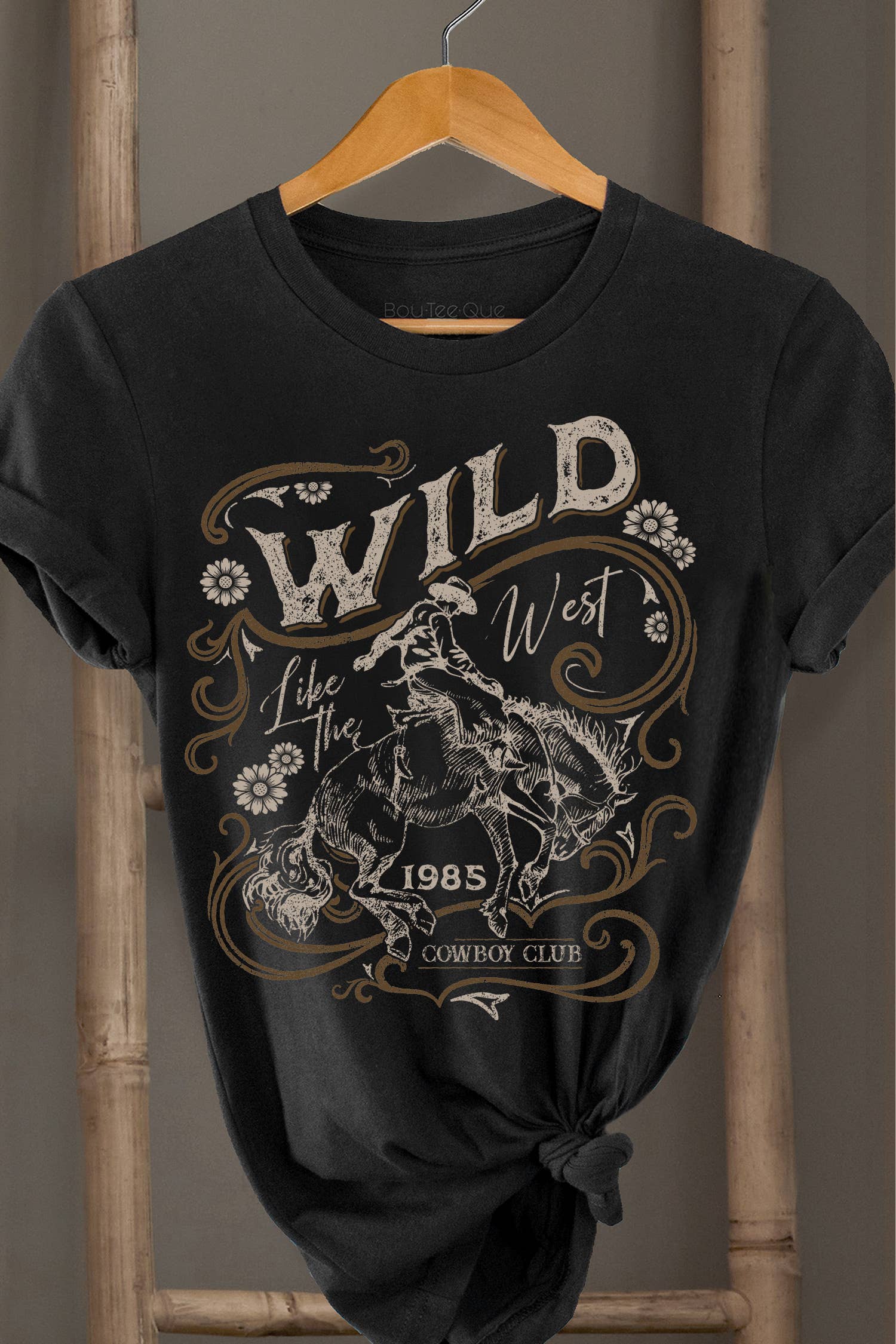 BouTeeQue Closet - Vente T-shirt sérigraphié – femme - 1162T - Coupe décontractée en jersey de coton - WILD WEST0