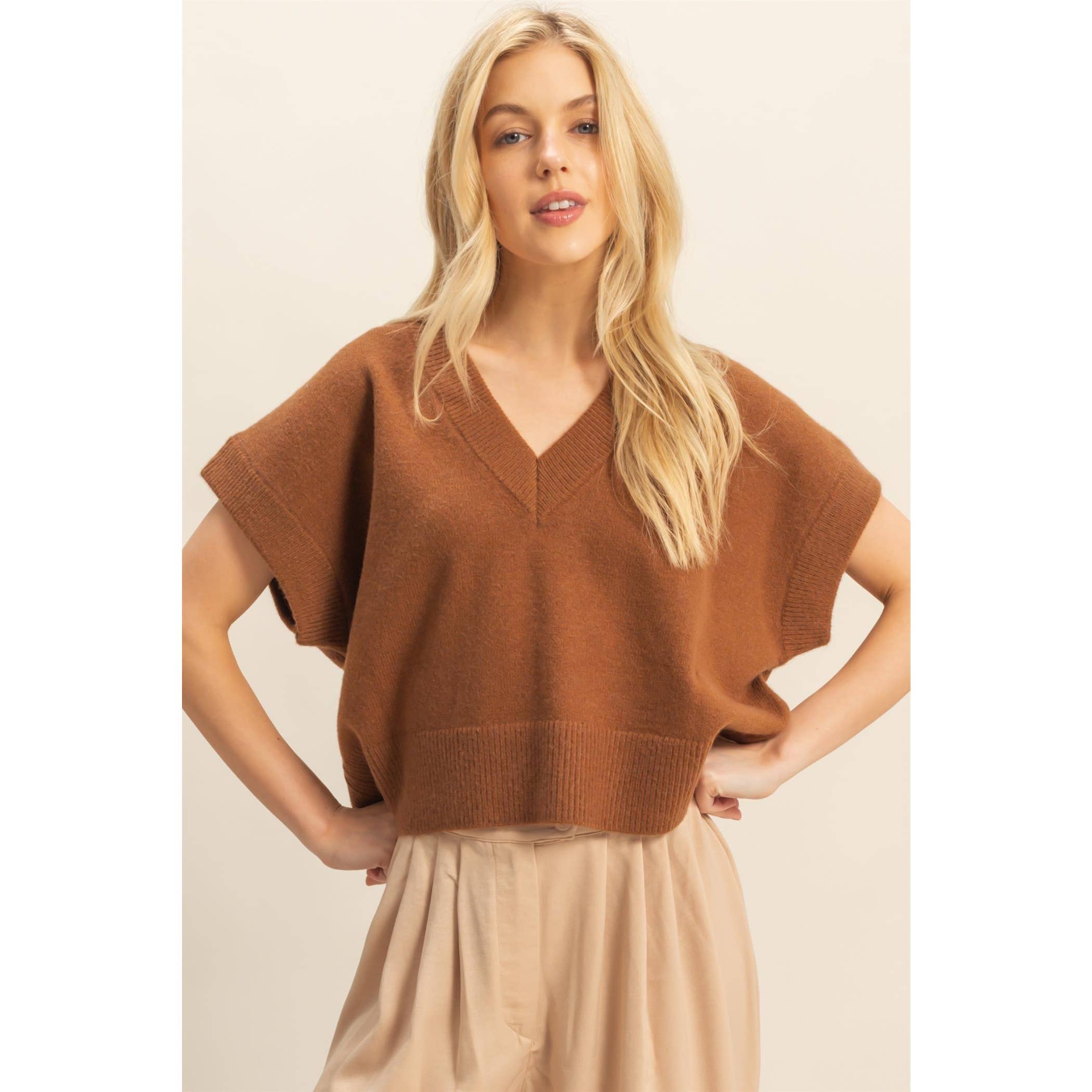 HYFVE – wholesale Sleeveless sweatshirts – Women′s – Oversized V-Neck Sweater Vest10