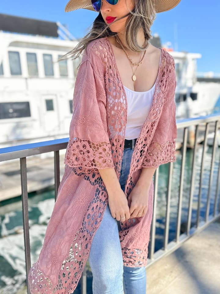 Mauve Pink Blomstret Tekstureret Blonder Detaljer Kimono Cardigan for engroshandel hos AMOLI
