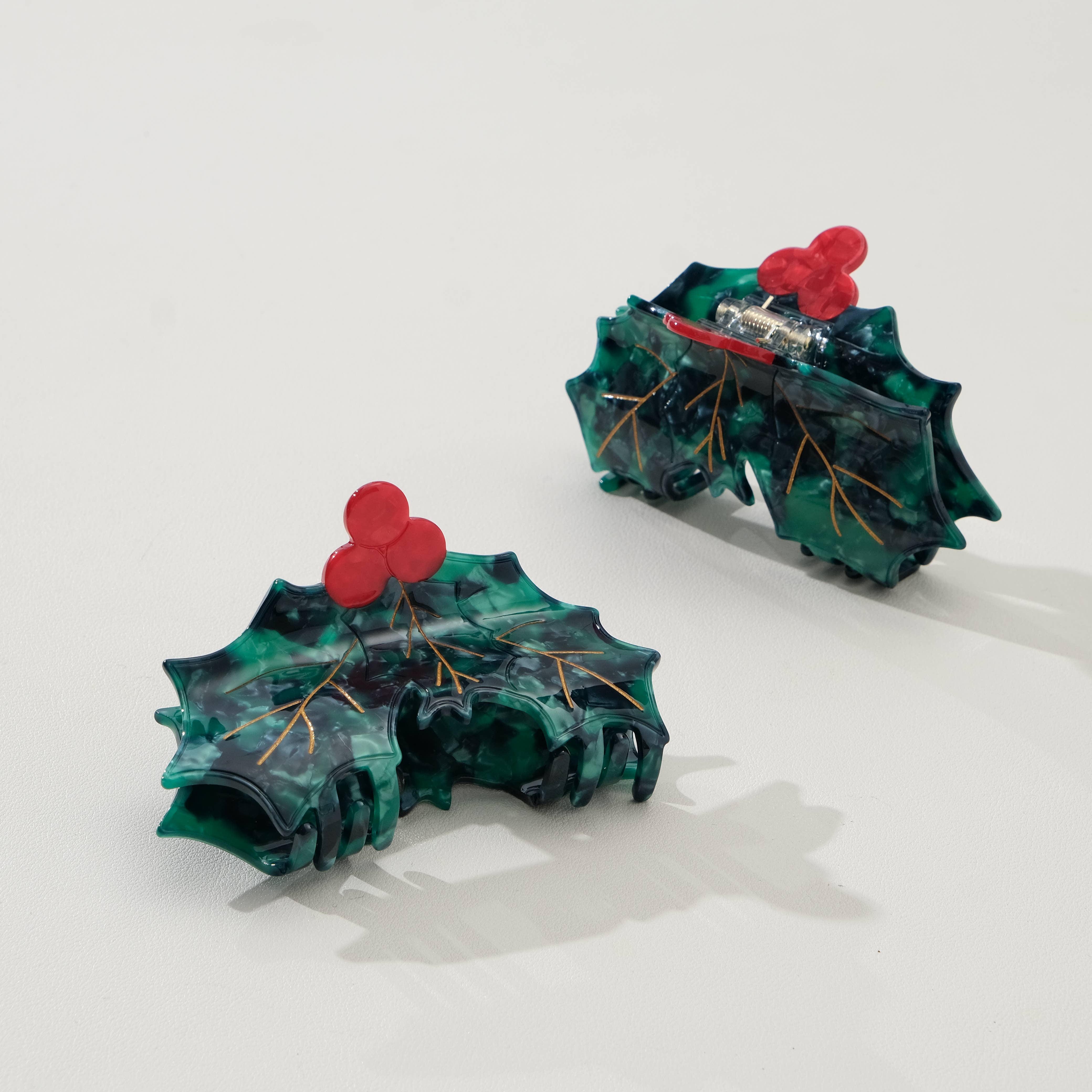 Assorted Christmas Holly Claw Clip | Holiday Claw Clip  for wholesale on Faire5