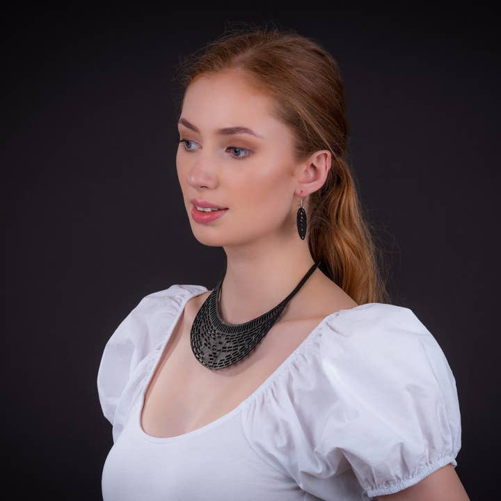 paguroupcycle – wholesale Choker/collar – Coding Inner Tube Necklace1