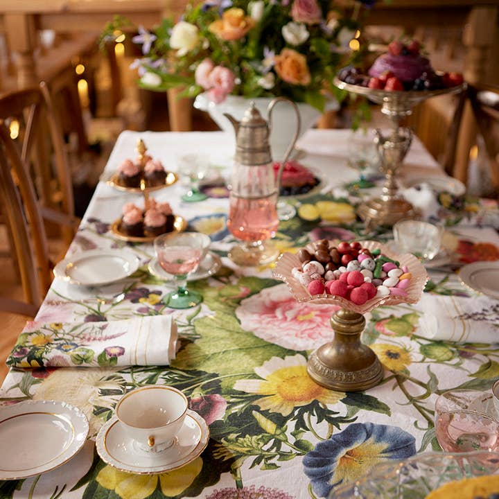 Koustrupco - Wholesale Tablecloth - A Flower Garden linen Tablecloth extra lenght