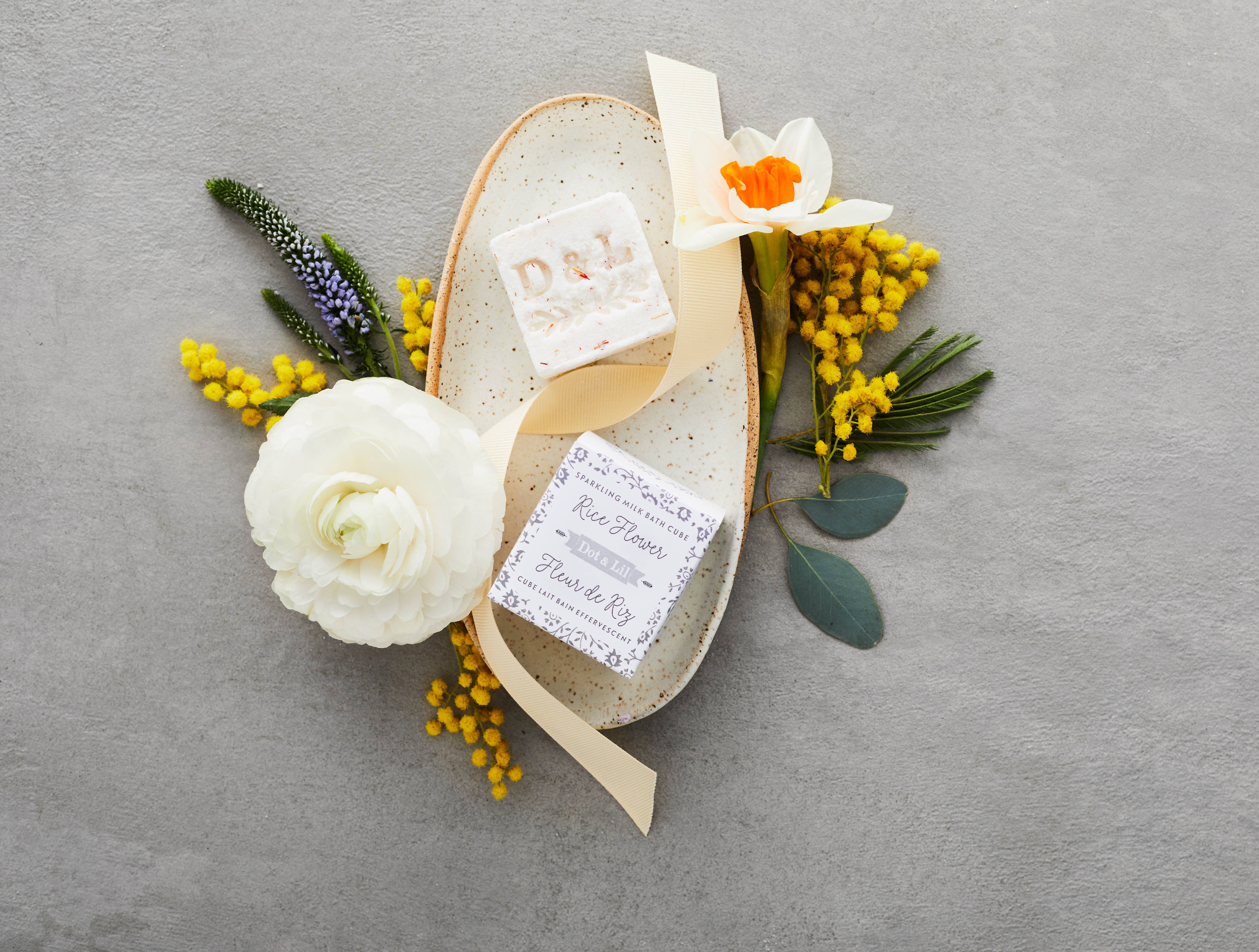 Dot & Lil - Vente Bombe de bain/poudre effervescente pour le bain - Cube de bain Lait mousseux Fleur de Riz1