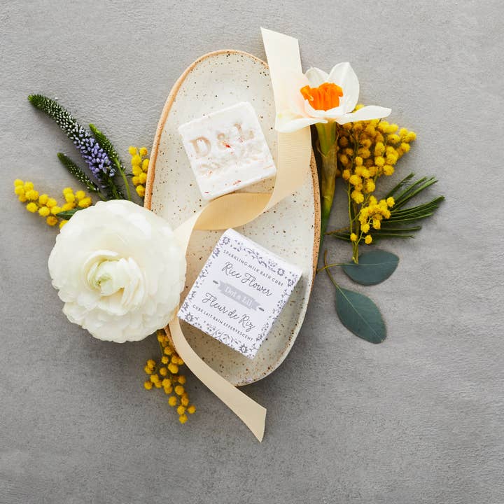 Dot & Lil - Wholesale Bath Bomb/Fizz - Rice Flower Sparkling Milk Bath Cube1