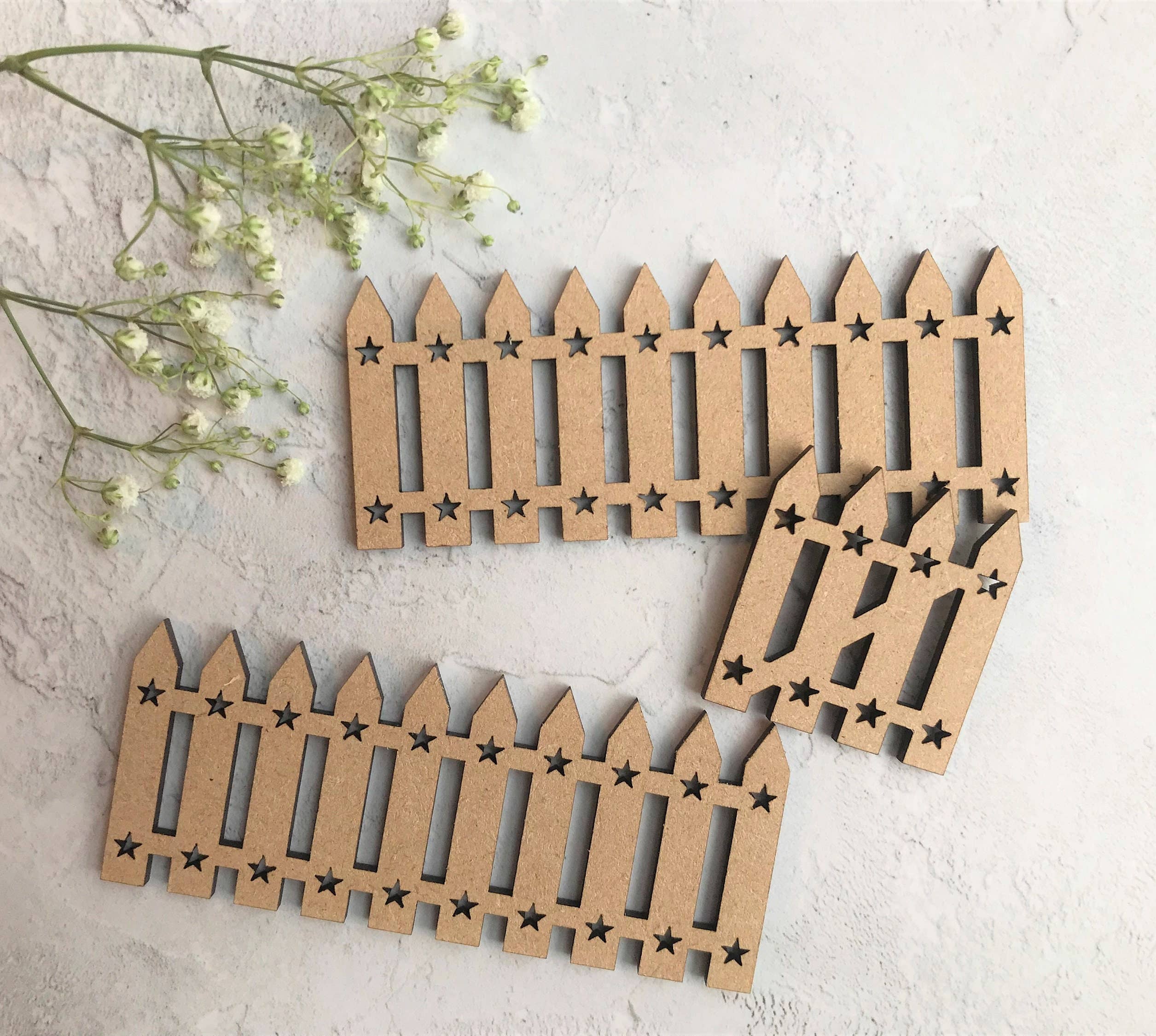 Deco Rach Design – wholesale Outdoor ornament/decor – Fairy Garden Fence Miniature Wooden Picket Fence Panel Doll2