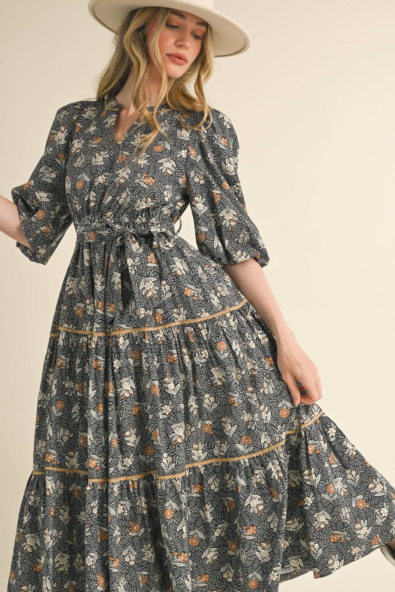 &MERCI - Wholesale Dress - Women's - BUBBLE SLEEVE LACE TRIM MIDI DRESS MDR34305