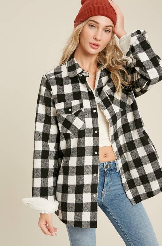 Pink Irene Wholesale - Wholesale Shirtjack/Shacket - Dames - SHERPA GEVOERD GERUITE JAS AAN DE VOORKANT16