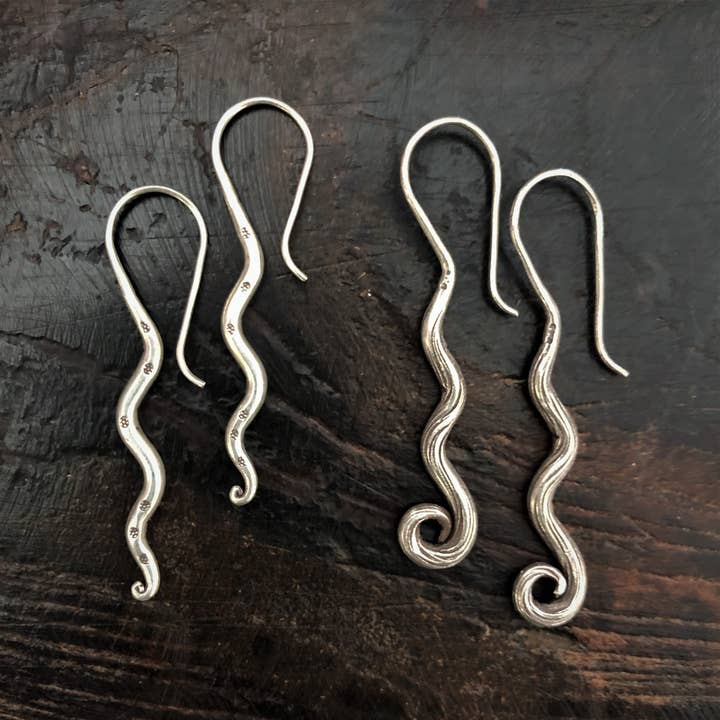 E14 - Serpent theme earrings for wholesale by Anantara