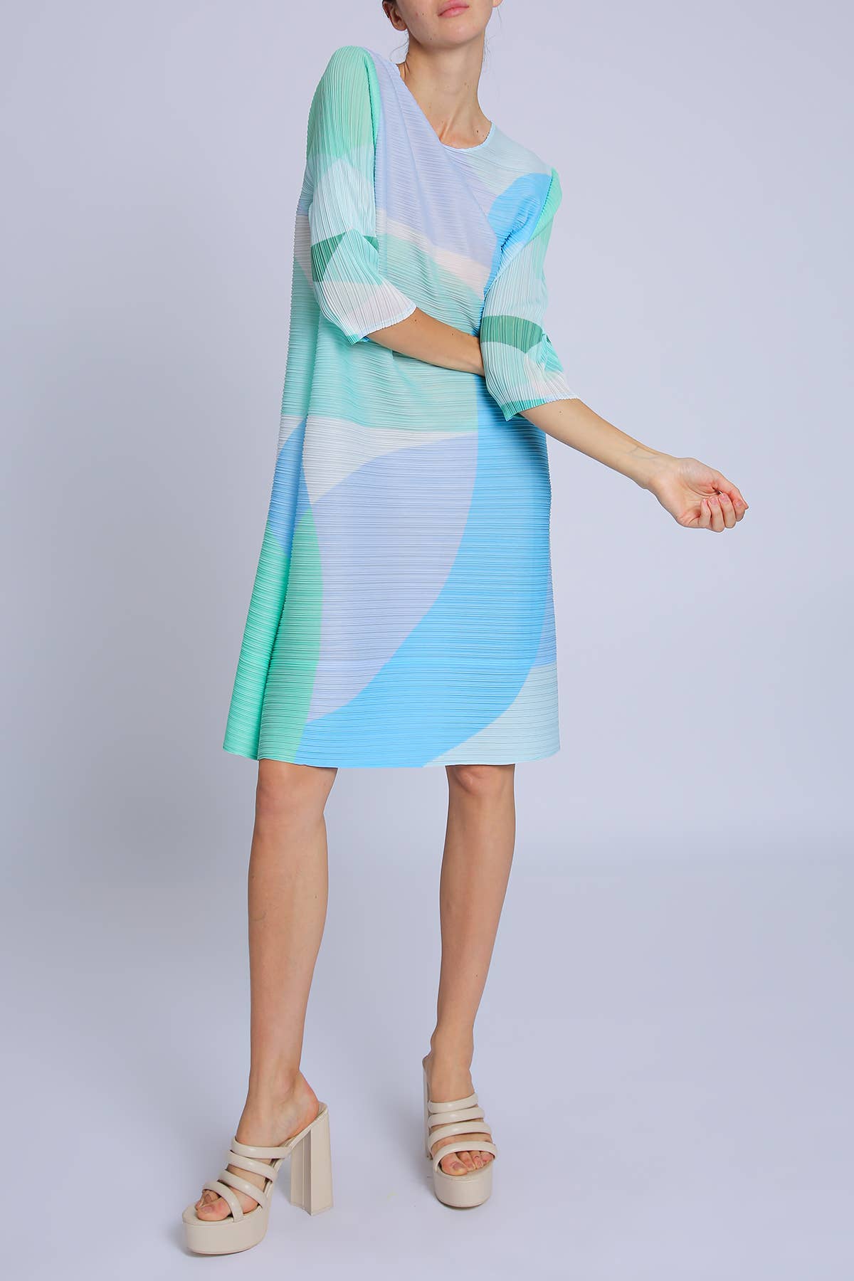 Beulah Style - Wholesale Jurk - Dames - Moderne midi-jurk met geometrische print en plooien PC313315