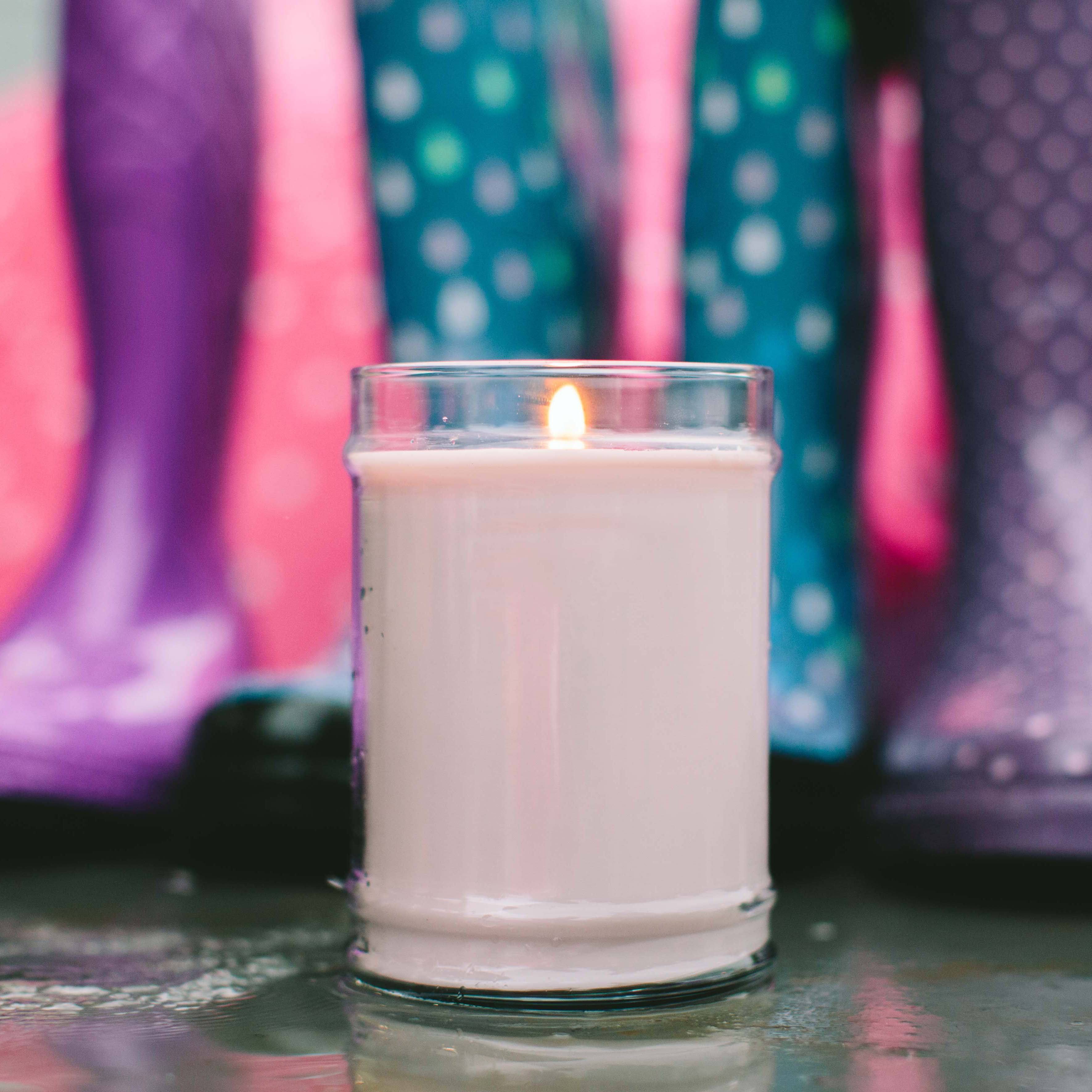 Bridgewater Candle Company - Wholesale Jar/Filled Candle - Kiss in the Rain 18oz Large Jar Candle8