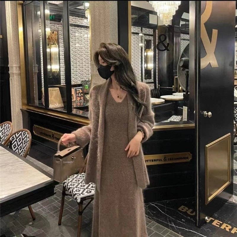 FurDecoration – Großhandel Kleid – Damen – Einfarbiges Midikleid mit lockerer Passform und Strickcardigan-Set2