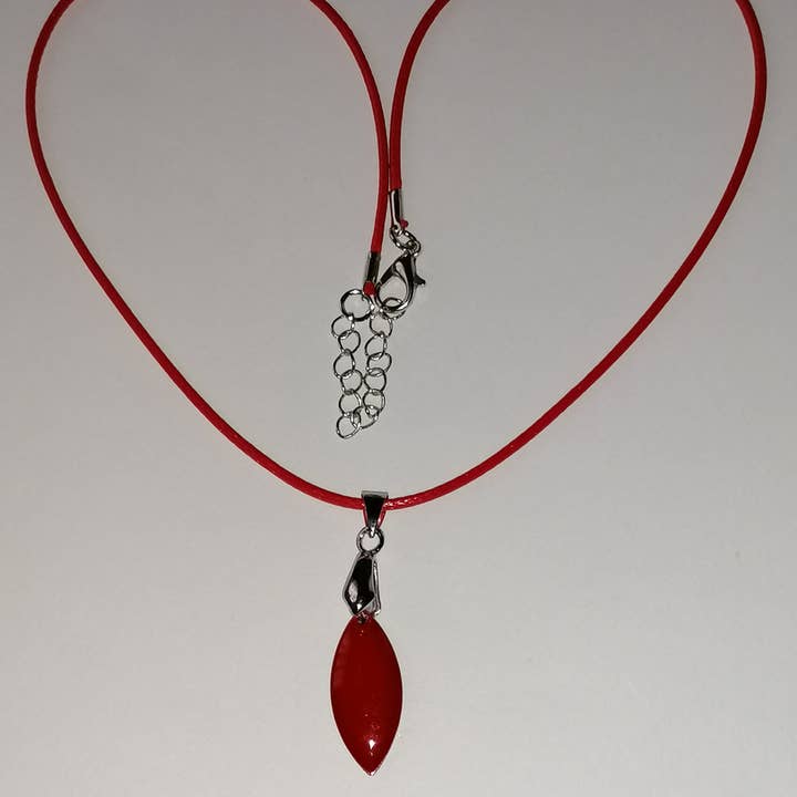 Rode geƫmailleerde ovale versiering voor wholesale door Blue Moon Bijoux